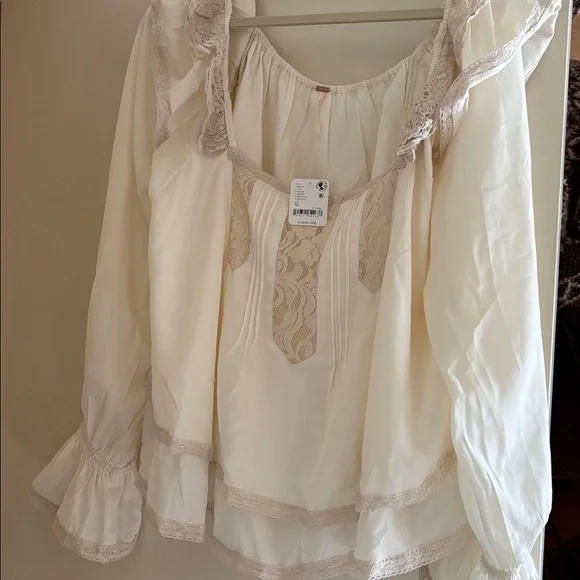 FREE PEOPLE BLOUSE✨ - Picture 7 of 8